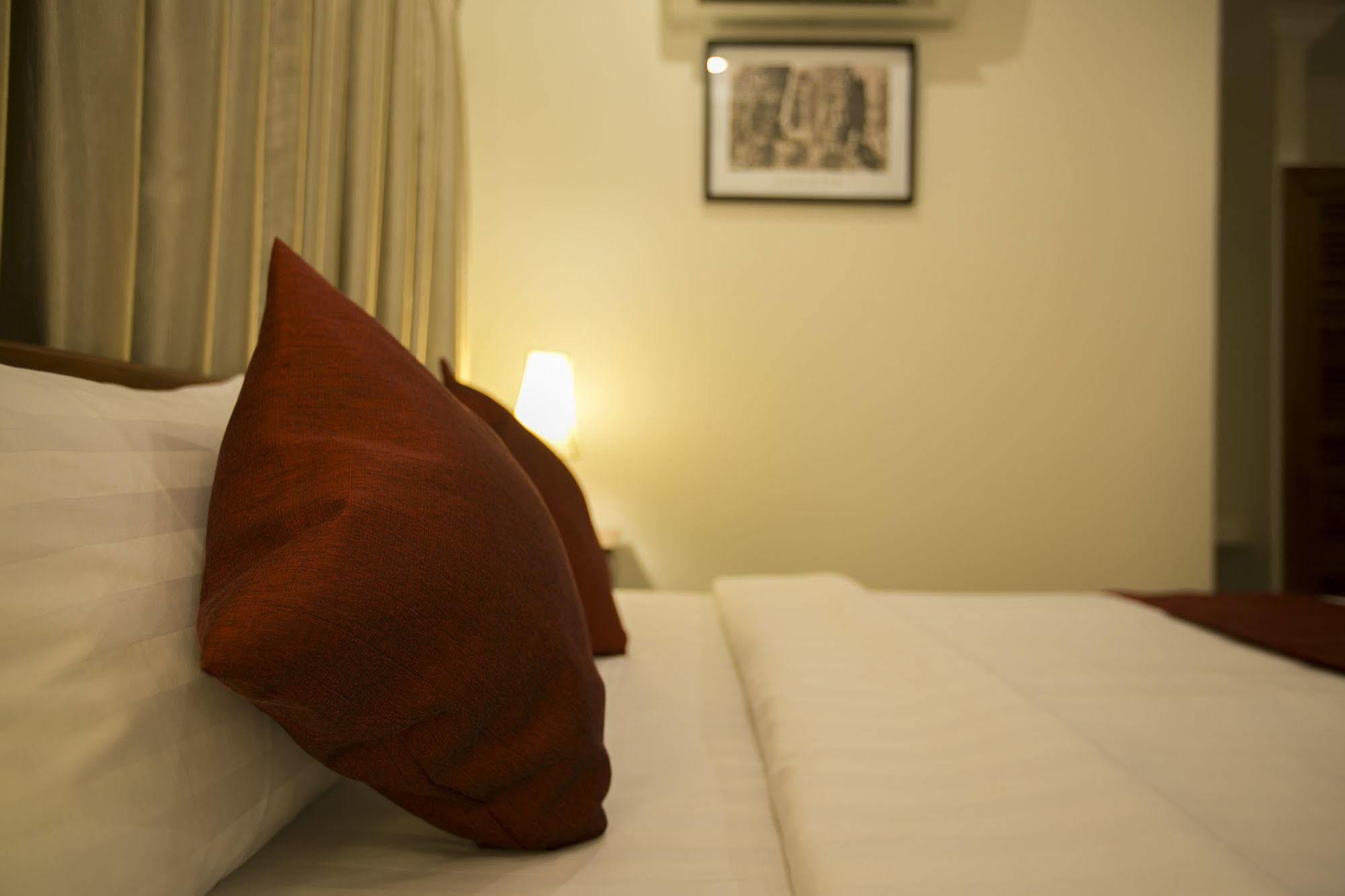 Friendly Angkor Boutique Otel Siem Reap Dış mekan fotoğraf